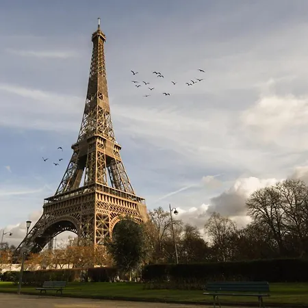 Modern Family Next To The Eiffel Tower Apartament Paryż
